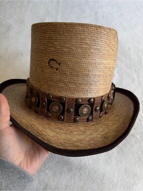 Charlie 1 Horse 12 Gauge Palm Leaf Top Hat Medium